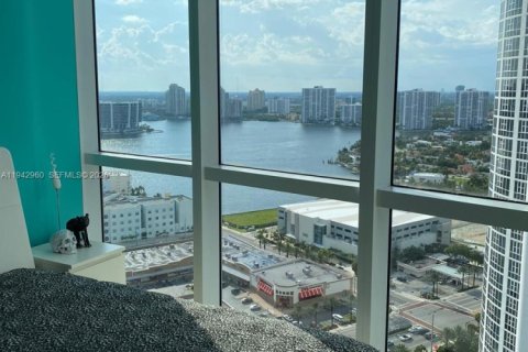 Copropriété à louer à Sunny Isles Beach, Floride: 3 chambres, 199.09 m2 № 1999288 - photo 30