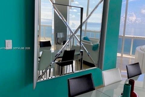 Copropriété à louer à Sunny Isles Beach, Floride: 3 chambres, 199.09 m2 № 1999288 - photo 4