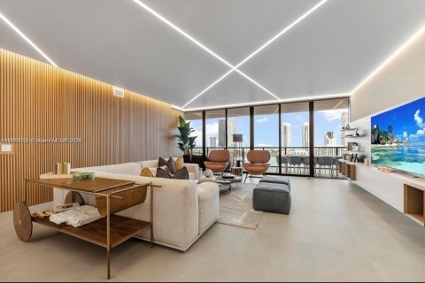 Apartamento en alquiler en Aventura, Florida, 3 dormitorios, 271.09 m2 № 1978164 - foto 2