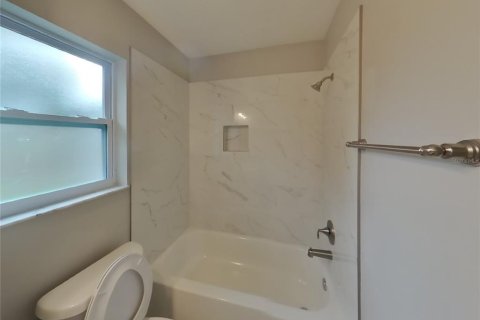 House in Spring Hill, Florida 3 bedrooms, 108.6 sq.m. № 1909352 - photo 11