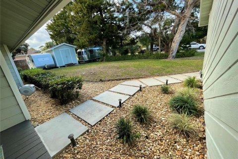 House in Edgewater, Florida 3 bedrooms, 260.13 sq.m. № 1538960 - photo 10