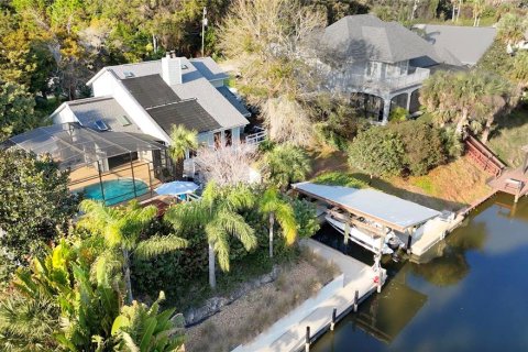 House in Edgewater, Florida 3 bedrooms, 260.13 sq.m. № 1538960 - photo 1