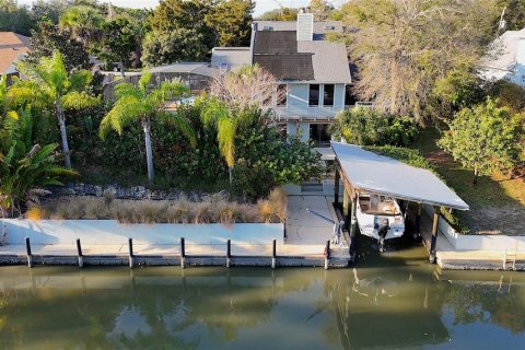 House in Edgewater, Florida 3 bedrooms, 260.13 sq.m. № 1538960 - photo 6