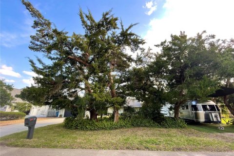 House in Edgewater, Florida 3 bedrooms, 260.13 sq.m. № 1538960 - photo 7