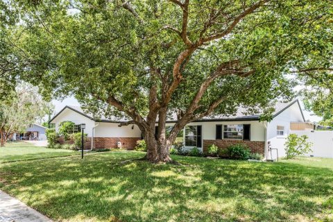 Villa ou maison à vendre à Maitland, Floride: 4 chambres, 164.16 m2 № 1853448 - photo 2