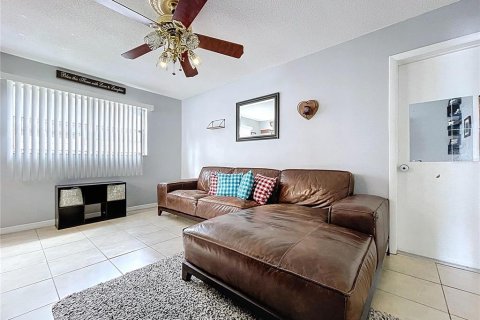 House in Dunedin, Florida 3 bedrooms, 135.36 sq.m. № 2308914 - photo 22