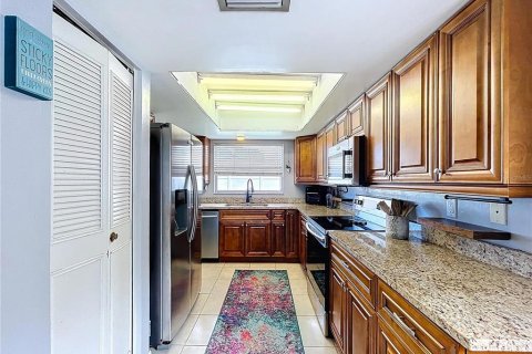House in Dunedin, Florida 3 bedrooms, 135.36 sq.m. № 2308914 - photo 15