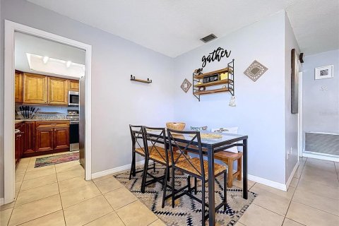 House in Dunedin, Florida 3 bedrooms, 135.36 sq.m. № 2308914 - photo 14