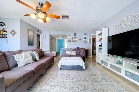 House in Dunedin, Florida 3 bedrooms, 135.36 sq.m. № 2308914 - photo 9