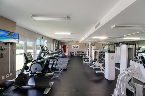 Condo in Miami, Florida, 1 bedroom  № 2069536 - photo 15