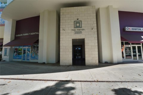 Condo in Miami, Florida, 1 bedroom  № 2069536 - photo 27