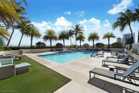 Condo in Miami, Florida, 1 bedroom  № 2069536 - photo 18