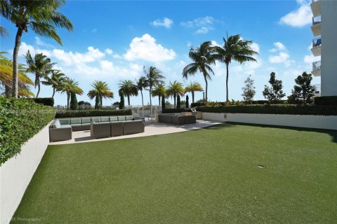 Condo in Miami, Florida, 1 bedroom  № 2069536 - photo 17