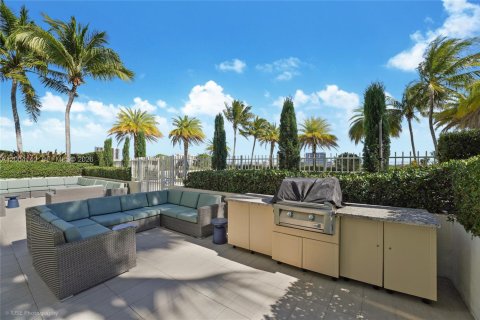 Condo in Miami, Florida, 1 bedroom  № 2069536 - photo 20
