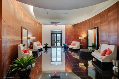 Condo in Miami, Florida, 1 bedroom  № 2069536
