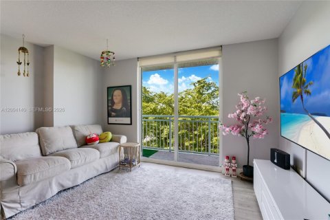 Condo in Miami, Florida, 1 bedroom  № 2069536 - photo 5