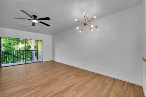Condo in Coral Springs, Florida, 2 bedrooms  № 1923109 - photo 10