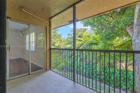 Condo in Coral Springs, Florida, 2 bedrooms  № 1923109 - photo 27