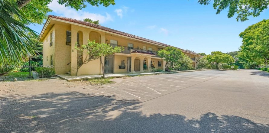 Condo in Coral Springs, Florida, 2 bedrooms  № 1923109