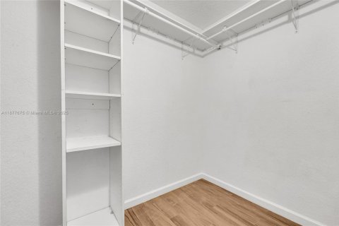 Condo in Coral Springs, Florida, 2 bedrooms  № 1923109 - photo 18