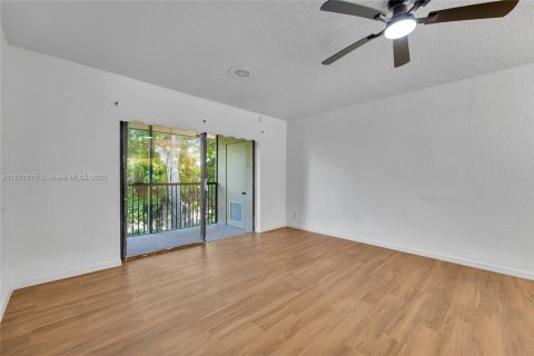 Condo in Coral Springs, Florida, 2 bedrooms  № 1923109 - photo 7