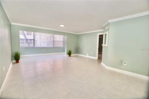Condominio en venta en Saint Petersburg, Florida, 2 dormitorios, 97.55 m2 № 1917973 - foto 14