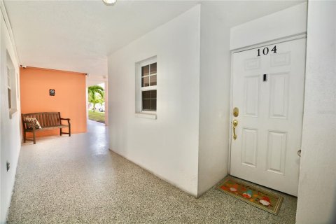 Condominio en venta en Saint Petersburg, Florida, 2 dormitorios, 97.55 m2 № 1917973 - foto 5