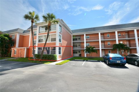 Condominio en venta en Saint Petersburg, Florida, 2 dormitorios, 97.55 m2 № 1917973 - foto 1
