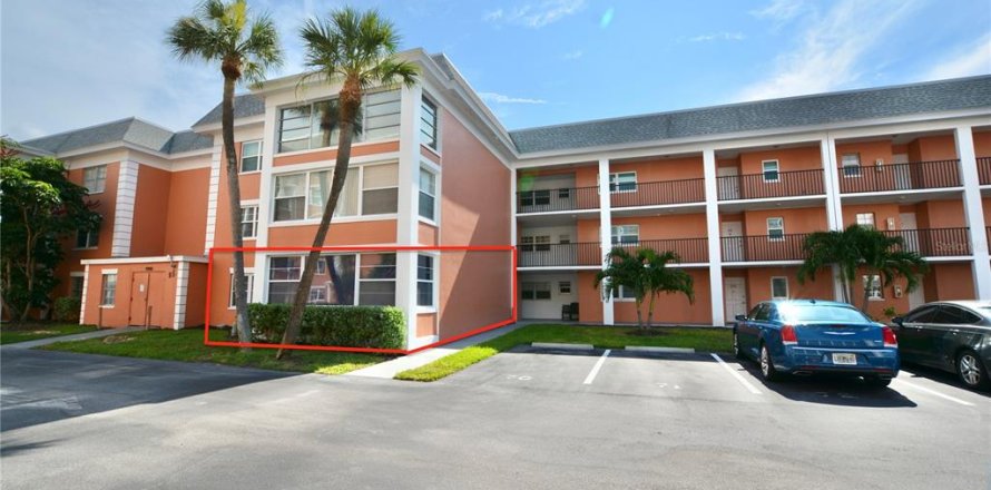 Condominio en Saint Petersburg, Florida, 2 dormitorios  № 1917973