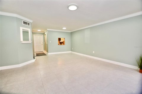 Condominio en venta en Saint Petersburg, Florida, 2 dormitorios, 97.55 m2 № 1917973 - foto 10