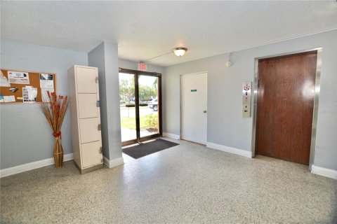 Condominio en venta en Saint Petersburg, Florida, 2 dormitorios, 97.55 m2 № 1917973 - foto 4