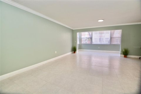 Condominio en venta en Saint Petersburg, Florida, 2 dormitorios, 97.55 m2 № 1917973 - foto 12