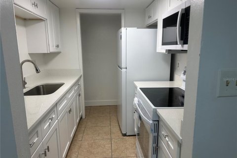 Apartment in Tampa, Florida 2 bedrooms, 89.19 sq.m. № 2150910 - photo 3