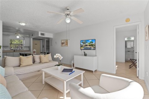 Townhouse in Homestead, Florida 2 bedrooms, 80.64 sq.m. № 1997232 - photo 25