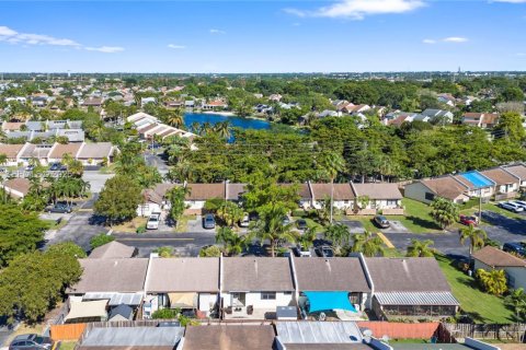 Townhouse in Homestead, Florida 2 bedrooms, 80.64 sq.m. № 1997232 - photo 10