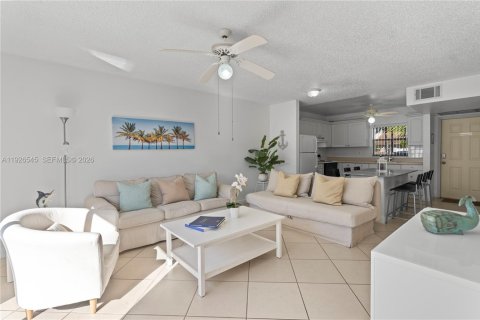 Townhouse in Homestead, Florida 2 bedrooms, 80.64 sq.m. № 1997232 - photo 24