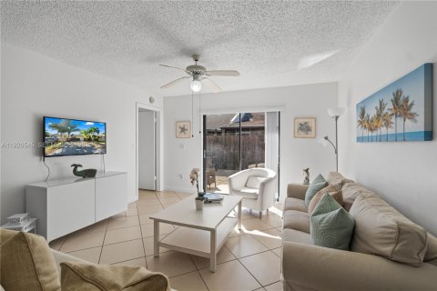 Townhouse in Homestead, Florida 2 bedrooms, 80.64 sq.m. № 1997232 - photo 26