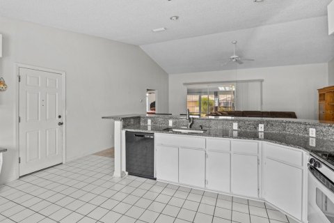 House in Leesburg, Florida 3 bedrooms, 155.24 sq.m. № 1429100 - photo 15