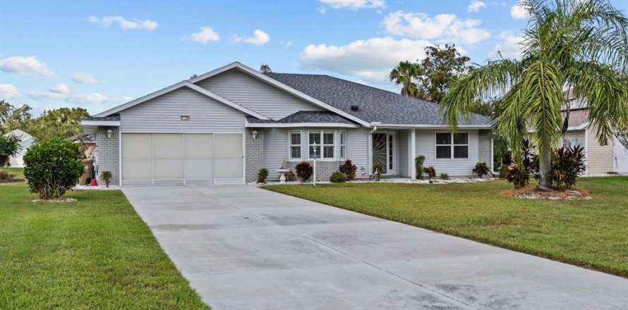 House in Leesburg, Florida 3 bedrooms, 155.24 sq.m. № 1429100
