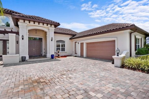 Villa ou maison à vendre à Orlando, Floride: 4 chambres, 464.88 m2 № 1749419 - photo 4