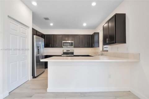 Купить виллу или дом в Хайалиа, Флорида 4 спальни, 228.73м2, № 2050302 - фото 7