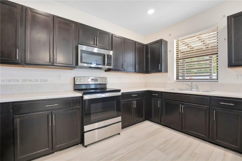 Купить виллу или дом в Хайалиа, Флорида 4 спальни, 228.73м2, № 2050302 - фото 10