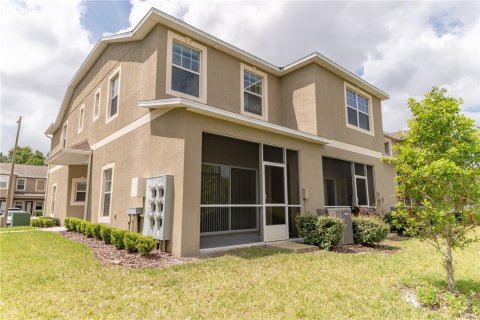 Townhouse in Wesley Chapel, Florida 4 bedrooms, 149.76 sq.m. № 2204607 - photo 25