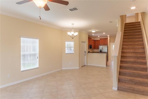Townhouse in Wesley Chapel, Florida 4 bedrooms, 149.76 sq.m. № 2204607 - photo 5