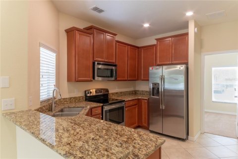 Townhouse in Wesley Chapel, Florida 4 bedrooms, 149.76 sq.m. № 2204607 - photo 7