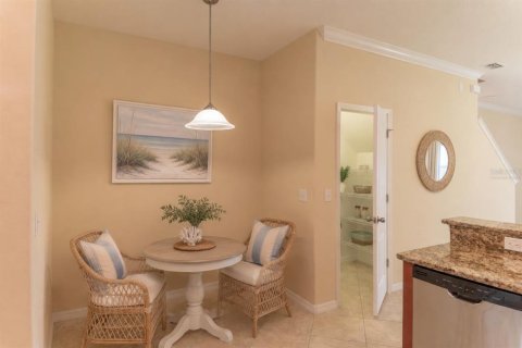 Townhouse in Wesley Chapel, Florida 4 bedrooms, 149.76 sq.m. № 2204607 - photo 8
