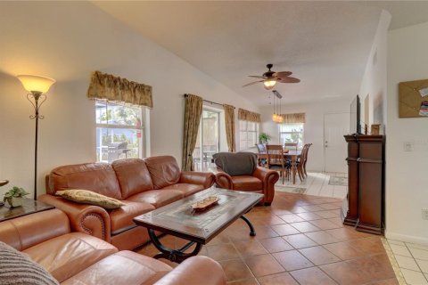Villa ou maison à vendre à North Port, Floride: 3 chambres, 151.52 m2 № 2431063 - photo 9
