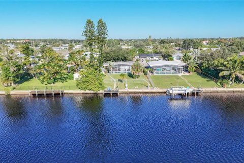 Villa ou maison à vendre à North Port, Floride: 3 chambres, 151.52 m2 № 2431063 - photo 3
