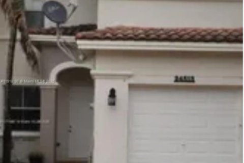 Townhouse in Homestead, Florida 4 bedrooms, 163.97 sq.m. № 2013070