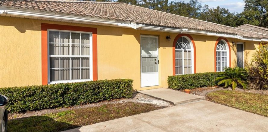House in Kissimmee, Florida 2 bedrooms, 72.84 sq.m. № 1826213